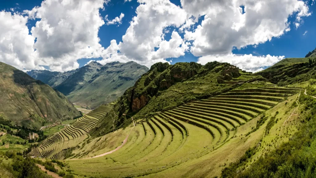 Andenes agrícolas en Pisac – Valle Sagrado de los Incas
